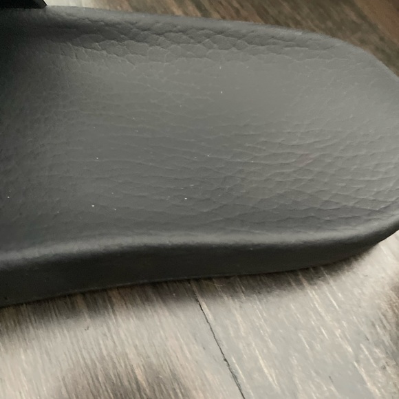 black gucci slides … - Picture 3 of 5